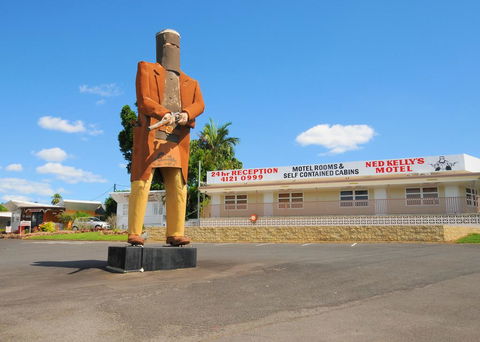 Ned Kelly's Motel - Accommodation Gladstone 0