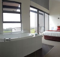 Cosy Corner Sea View Apartments - Accommodation Gladstone