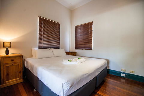 Captain Stirling Hotel - Accommodation Gladstone 28