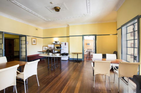 Captain Stirling Hotel - Accommodation Gladstone 13