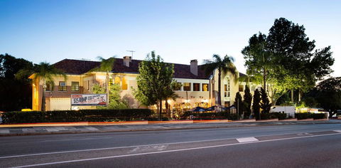 Captain Stirling Hotel - Accommodation Gladstone 0