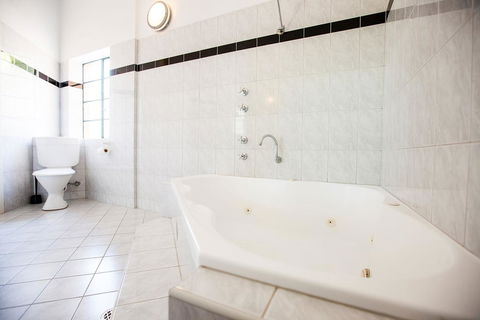 Captain Stirling Hotel - Accommodation Gladstone 27