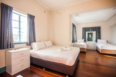 Captain Stirling Hotel - Accommodation Gladstone 37