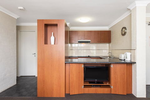 Subiaco Village 20 - Accommodation Gladstone 6