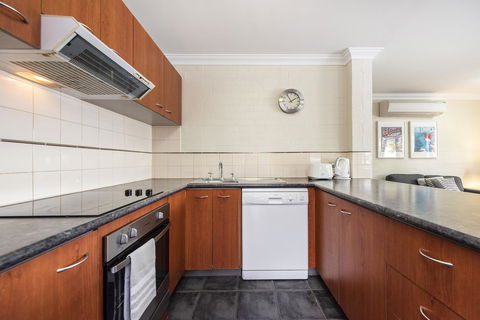 Subiaco Village 20 - Accommodation Gladstone 8