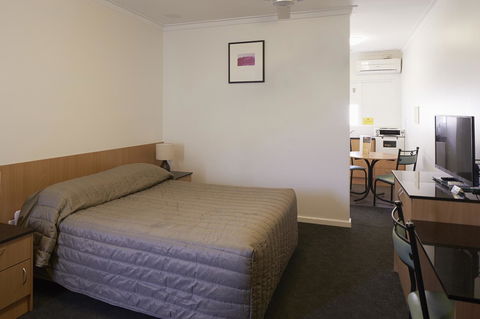 Baileys Parkside Motel By VetroBlu - Accommodation Gladstone 9