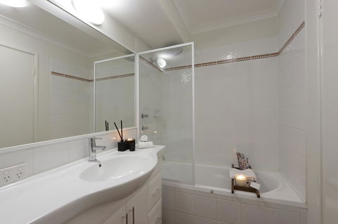 Hillarys Marina Apartment - Accommodation Gladstone 28