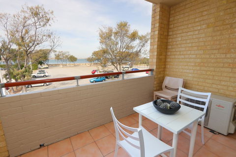 Hillarys Marina Apartment - Accommodation Gladstone 11