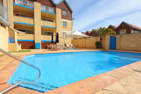 Hillarys Marina Apartment - Accommodation Gladstone 30