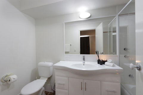 Hillarys Marina Apartment - Accommodation Gladstone 29