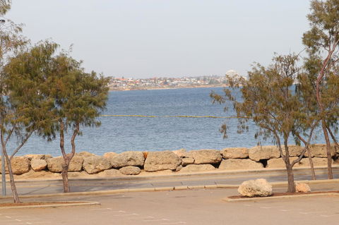 Hillarys Marina Apartment - Accommodation Gladstone 2