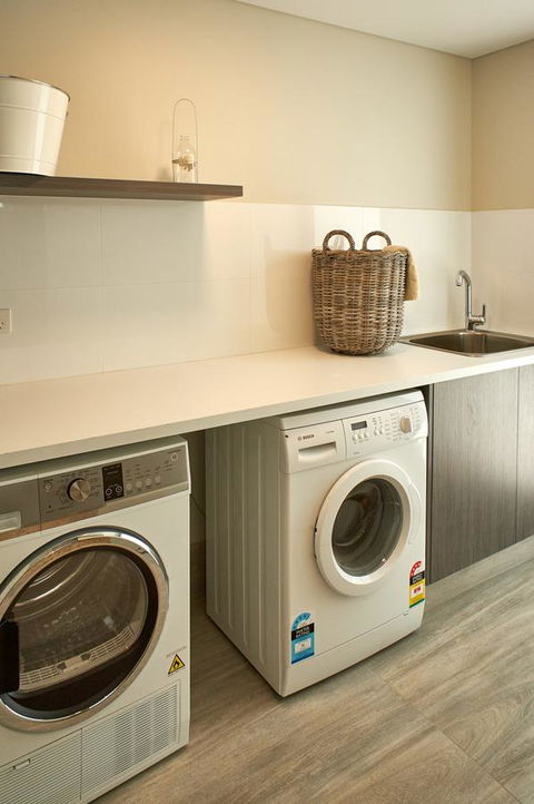 The Urban Beach House - Accommodation Gladstone 20
