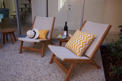 The Urban Beach House - Accommodation Gladstone 9