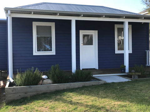 Jeffries Cottage - Accommodation Gladstone 4