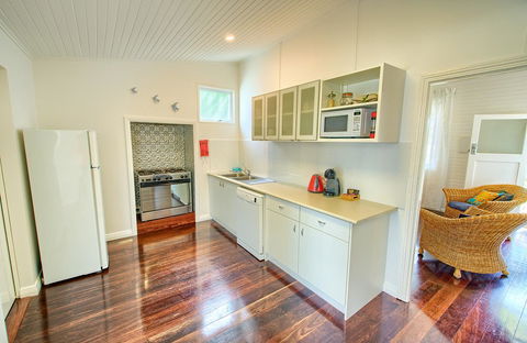 Jeffries Cottage - Accommodation Gladstone 15