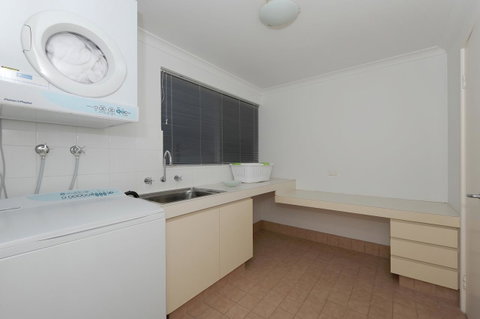 Cottesloe Beach House II - Accommodation Gladstone 20