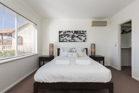 Cottesloe Beach House II - Accommodation Gladstone 27
