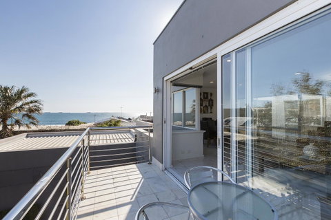 Cottesloe Beach House II - Accommodation Gladstone 9