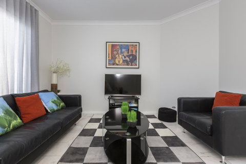Cottesloe Beach House II - Accommodation Gladstone 6