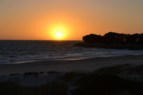 Dunes Scarborough Beach - Accommodation Gladstone 1