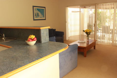 Dunes Scarborough Beach - Accommodation Gladstone 3