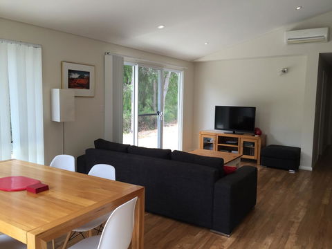 Cape Villas Dunsborough Unit 2 - Accommodation Gladstone 1