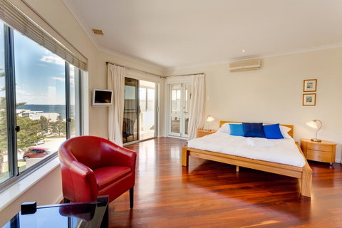 Cottesloe Contemporary Villa - Accommodation Gladstone 0