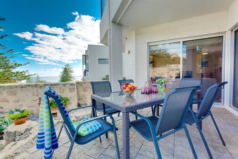 Cottesloe Contemporary Villa - Accommodation Gladstone 14