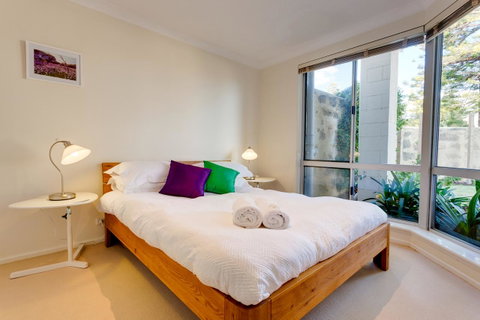 Cottesloe Contemporary Villa - Accommodation Gladstone 10