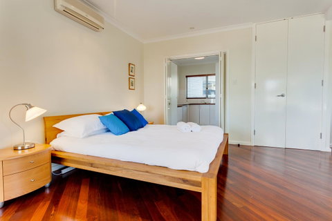 Cottesloe Contemporary Villa - Accommodation Gladstone 13