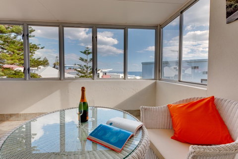 Cottesloe Contemporary Villa - Accommodation Gladstone 1