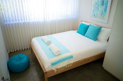 Cottesloe Artist's Beach Retreat - Accommodation Gladstone 3