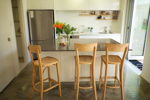 Cottesloe Artist's Beach Retreat - Accommodation Gladstone 30