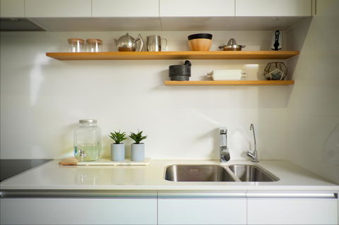 Cottesloe Artist's Beach Retreat - Accommodation Gladstone 8