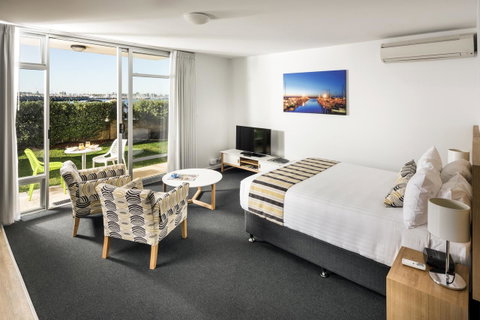 Be. Fremantle - Accommodation Gladstone 5