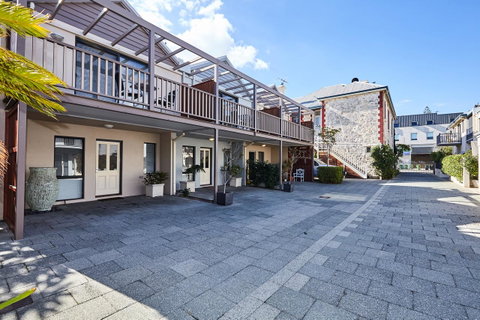 Fremantle Townhouse U/5 - Accommodation Gladstone 13