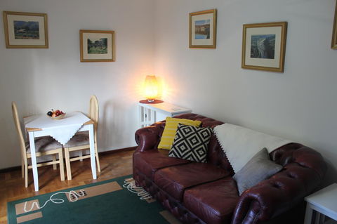 Jacaranda Hideaway Bed & Breakfast - Accommodation Gladstone 6