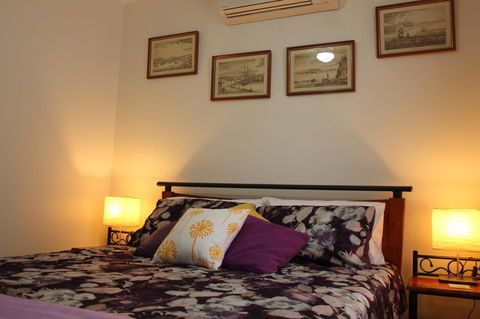 Jacaranda Hideaway Bed & Breakfast - Accommodation Gladstone 8