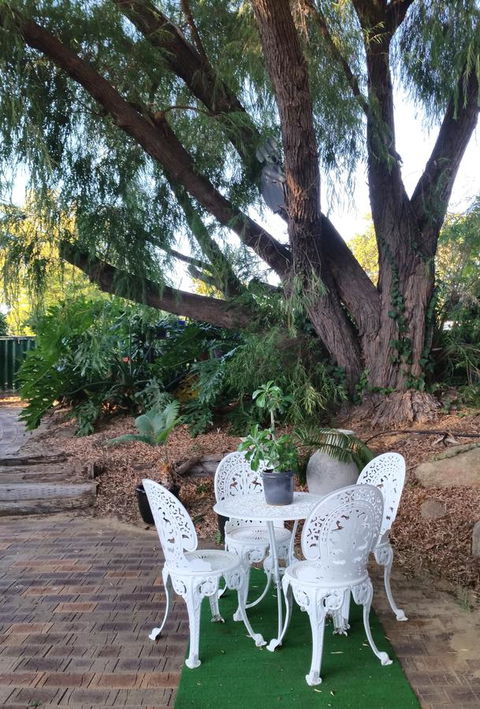 Jacaranda Hideaway Bed & Breakfast - Accommodation Gladstone 15
