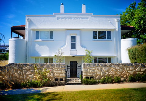 Cottesloe Bel-Air Apartment - Accommodation Gladstone 4