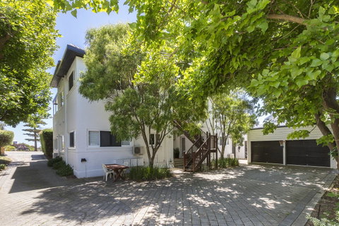 Cottesloe Bel-Air Apartment - Accommodation Gladstone 15