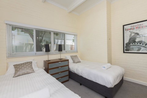 Cottesloe Bel-Air Apartment - Accommodation Gladstone 9