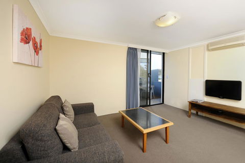 Lodestar Waterside Apartments - Accommodation Gladstone 25