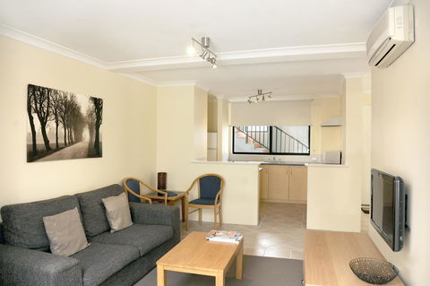Lodestar Waterside Apartments - Accommodation Gladstone 31