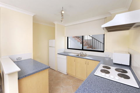 Lodestar Waterside Apartments - Accommodation Gladstone 23