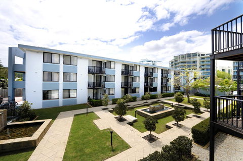 Lodestar Waterside Apartments - Accommodation Gladstone 13