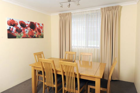 Lodestar Waterside Apartments - Accommodation Gladstone 19