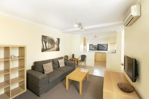 Lodestar Waterside Apartments - Accommodation Gladstone 30