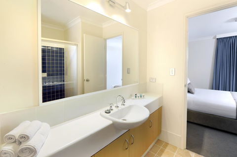Lodestar Waterside Apartments - Accommodation Gladstone 16