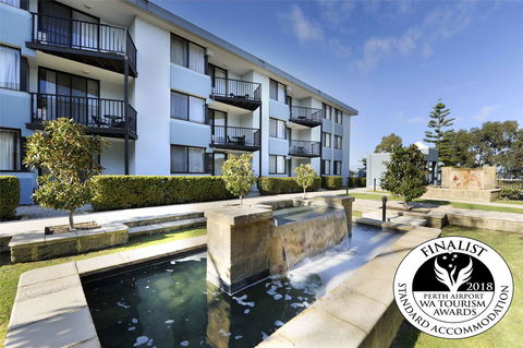 Lodestar Waterside Apartments - Accommodation Gladstone 0